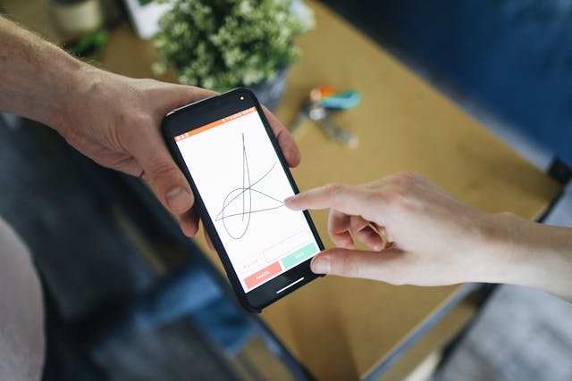 A validade jurídica de contratos eletrônicos: entendendo a diferença entre assinaturas digitais e eletrônicas